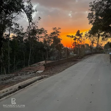 Imagem Terreno sensacional com documentação em ordem, rua asfaltada e localizado a 10 minutos do Centro de Atibaia