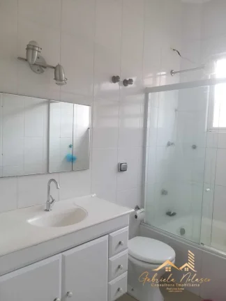 Imagem Excelente Casa à Venda no Boqueirão em Santos: Espaço, Conforto e Comodidade em um Sobrado Charmoso