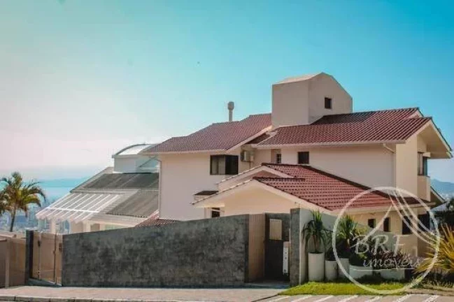 Imagem Vendo maravilhosa casa no Bosque das mansões São jose SC