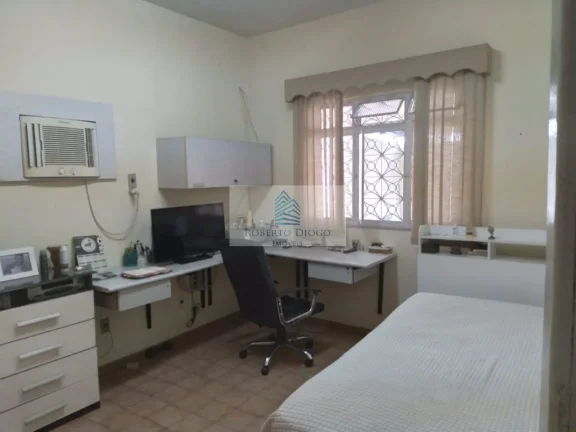 Imagem Oportunidade Imperdível: Casa à Venda em São João de Meriti-RJ, no Bairro Agostinho Porto - 3 quartos, 1 banheiro, 3 vagas, 92m².