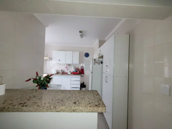 Imagem PITANGUEIRAS – LINDA VISTA MAR, TODO REFORMADO, 73,96 M² ÚTEIS, GARAGEM NO PRÉDIO, CHURRASQUEIRA, SALÃO DE JOGOS.