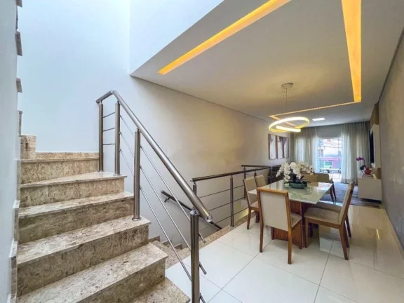 Imagem Charmosa residência no Jardim Paraíso, com 3 suítes, garagem para 5 carros, churrasqueira, cozinha planejada.