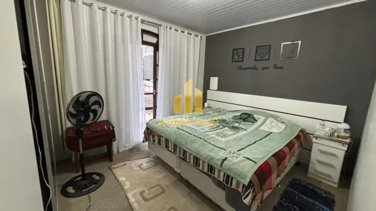 Imagem Excelente oportunidade para quem busca espaço ou potencial de renda com locação. Localizado na Ru...