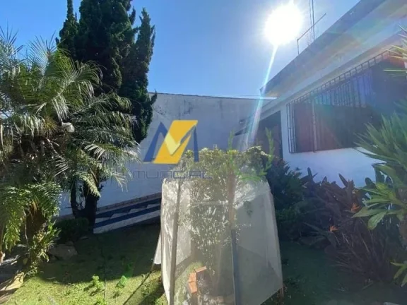 Imagem Casa à Venda com 228m², 2 dormitórios, 1 suíte, 1 sala e 4 vagas!!!