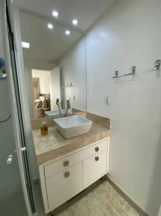 Imagem Apartamento mobiliado com 1 dormitório e 1 vaga de garagem no bairro Ariribá em Balneário Camboriú