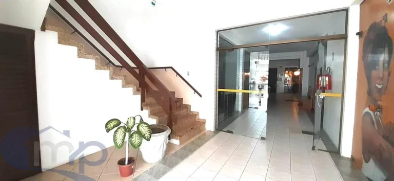 Imagem Sala comercial á venda com 382m² no centro de Torres/RS