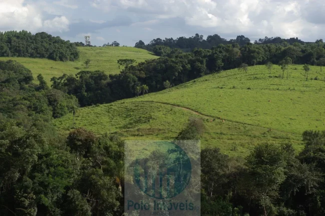 Imagem Sítio 10,24 alqueires em Jacuí MG, casa, água, cerca e pode plantar café, milho, soja e trabalhar com gado, 2 km da cidade.