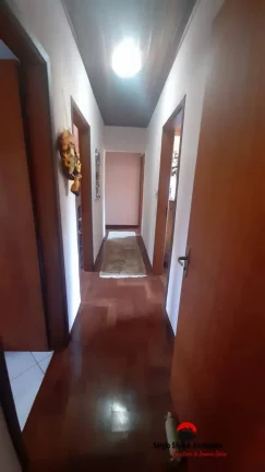 Imagem Casa a Venda em Condomínio na Região do Vale Encantado Campos do Jordão -SP