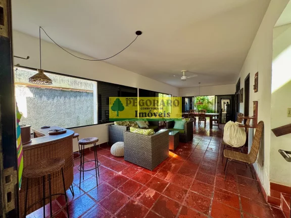 Imagem Casa mobiliada a 500 metros da praia em Barequeçaba, São Sebastião/SP - 3 quartos, 1 suíte, 3 salas, 4 banheiros, 4 vagas