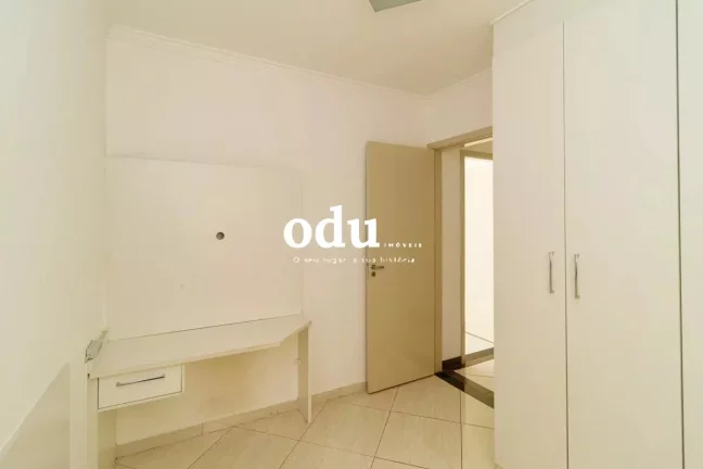 Imagem Um sobrado que une o conforto de uma casa com a praticidade e segurança de um condomínio. Com 100 ...