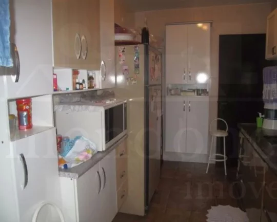 Imagem Apartamento com janelões, piso de tacos, living para 02 ambientes, tudo bem arejado e iluminado. Ed...