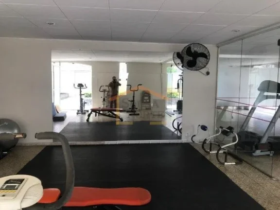 Imagem Apartamento com 3 dormitórios, sendo 1 de empregada e 2 com armários planejados, sala ampla para 2...