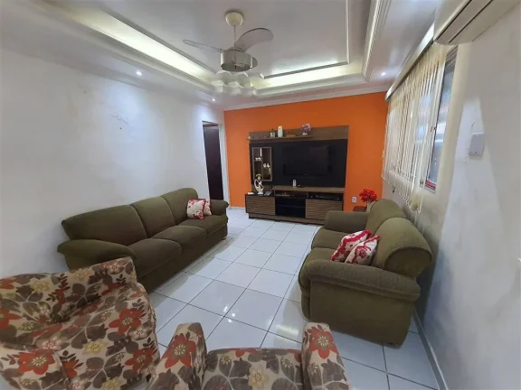 Imagem Casa dormitórios com ampla garagem na Vila Tupi em Praia Grande