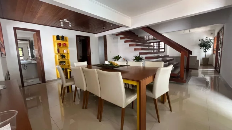 Imagem Imóvel de Luxo: Casa à Venda na Riviera de São Lourenço Módulo 22 com 8 Quartos, 6 Suítes e 6 Vagas de Garagem