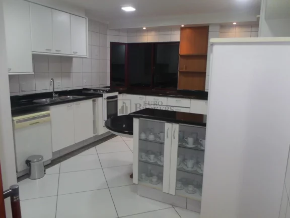 Imagem Apartamento quadra mar com 5 suítes em Balneário Camboriú