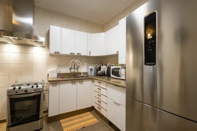 Imagem Situado no coração do Cambuí, um dos bairros mais desejados de Campinas, este apartamento oferece...