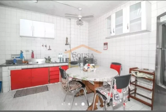 Imagem Apartamento com 195m², 3 dormitórios com armários embutidos (sendo 1 com varanda), banheiro socia...