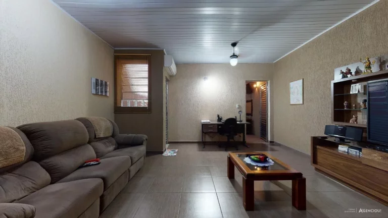 Imagem Sobrado Ipiranga - 220 m² - 3 Dormitórios - 1 Suíte - 2 Vagas