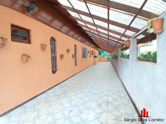 Imagem Casa a venda Com 06 Dormitórios na Região da Minalba em Campos do Jordão.