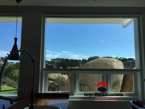 Imagem Casa de Alto Padrão a Venda no Alto da Boa Vista, em Campos do Jordão - SP.