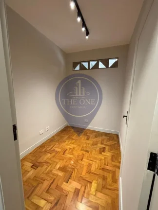 Imagem Imóvel de alto padrão à venda em Pinheiros, São Paulo-SP: 3 quartos, 1 suíte, 2 salas, 1 banheiro, 1 vaga, 105m².