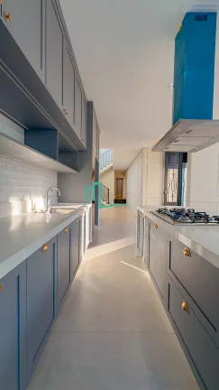 Imagem SOBRADO NÉOCLASSICO NOVO DE ALTO PADRÃO DISPONIVEL PARA VENDA E LOCAÇÃO EM CONDOMINIO FECHADO DE FRANCA/SP