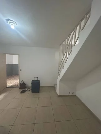 Imagem Casa Frente Locação 3 Dormitórios com 1 Vaga de garagem - Jardim Ipanema