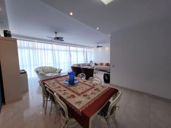 Imagem PITANGUEIRAS - FRENTE TOTAL AO MAR, APARTAMENTO TOTALMENTE REFORMADO E DECORADO, MARAVILHOSA VISTA MAR, GARAGEM NO PRÉDIO.