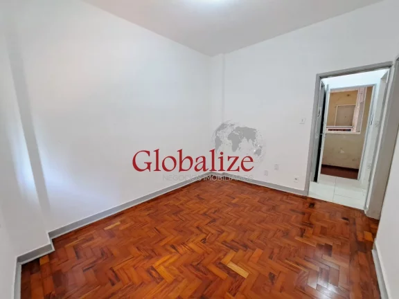 Imagem Apartamento terreo à venda, frente mar, 1 quarto, sala, cozinha e banheiro por R$278.000,00 no Embaré em Santos