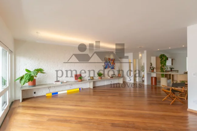 Imagem Apartamento com 181m² na Rua Itambé, 3 suítes e 2 vagas.
