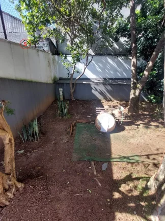 Imagem CASA ASSOBRADADA A VENDA, 500 METROS DE TERRENO. 4 DORMITÓRIOS, SENDO 2 SUITES (1 DELAS COM CLOSET E VARANDA), 2 SALAS GRANDES COM AR CONDICIONADO.