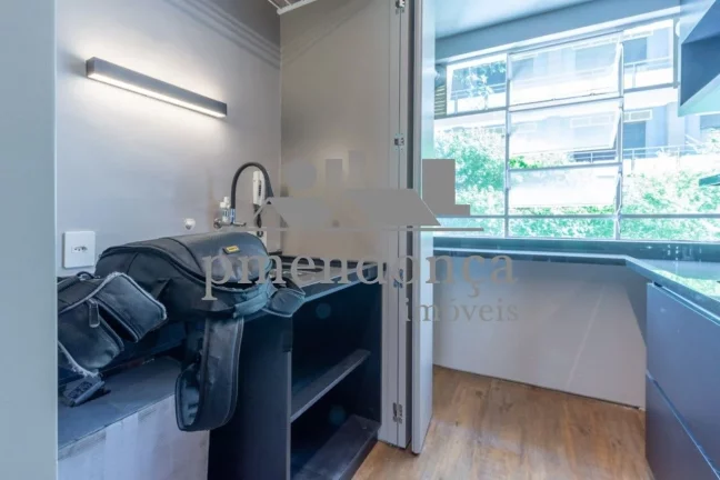 Imagem Apartamento reformado na Rua Sabará com 107m², 2 suítes e 1 vaga.