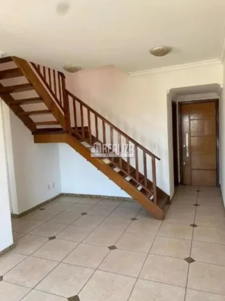 Imagem Apartamento Duplex de Cobertura no Condomínio Residencial Shopping - 3 quartos sendo 2 suítes e Móveis Planejados no Bairro Santa Maria, em Uberaba