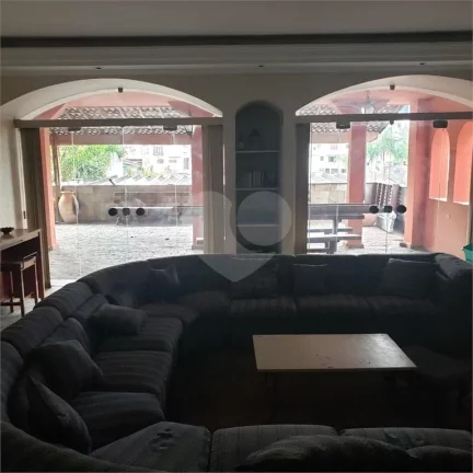 Imagem Casa à venda com 6 quartos, sendo 4 suítes, em Vila Sônia, São Paulo - SP