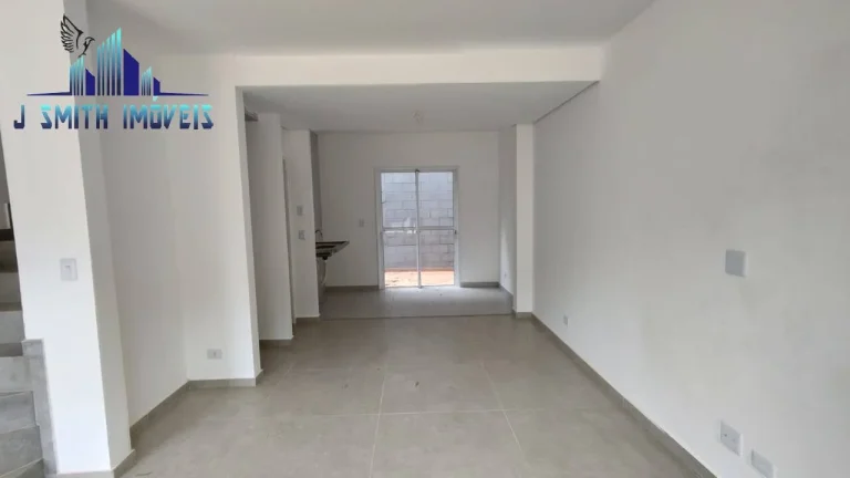 Imagem CASA 2 SUÍTES, 75m², 2 VAGAS, CONDOMÍNIO LAZER COMPLETO. KM 26 DA RAPOSO