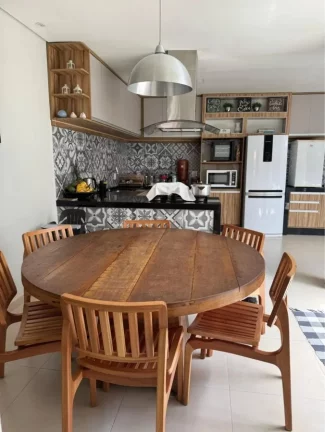 Imagem Casa em Condomínio para Venda em Cuiabá / MT no bairro Jardim Imperial
