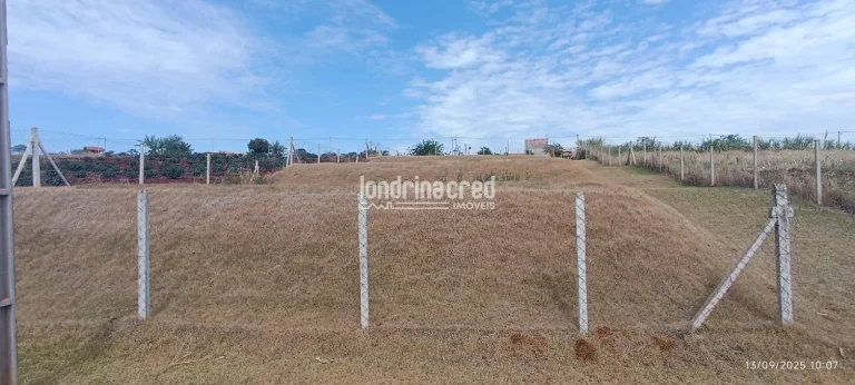 Imagem Terreno no Condomínio Água da Prata com 1.010 m² Todo Cercado, Grama Formada e Água de Poço Artesiano em Excelente Localização