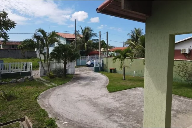 Imagem Casa em condomínio fechado,dois dormitórios sendo 1 suíte com closet e quarto auxiliar.