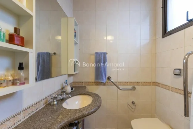Imagem Situado no coração do Cambuí, um dos bairros mais desejados de Campinas, este apartamento oferece...