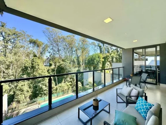 Imagem Casa Alto Padrão a Venda no bairro Granja Viana - Cotia, SP