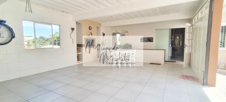 Imagem Encantadora Casa 4 Quartos em Biguaçu