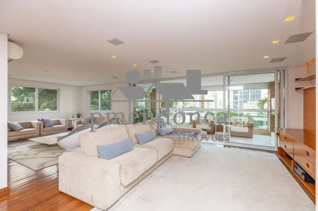 Imagem Apartamento com 257m² em Perdizes, 4 suI­tes e 5 vagas.