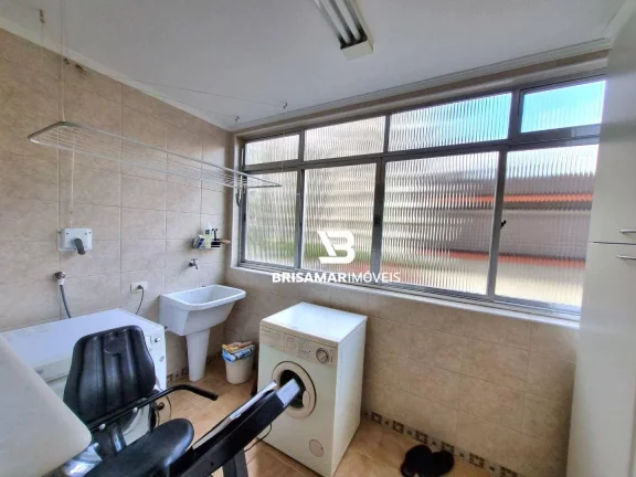 Imagem PITANGUEIRAS- LOCAL NOBRE , AMPLO APARTAMENTO CLARO E AREJADO , GARAGEM NO PRÉDIO.