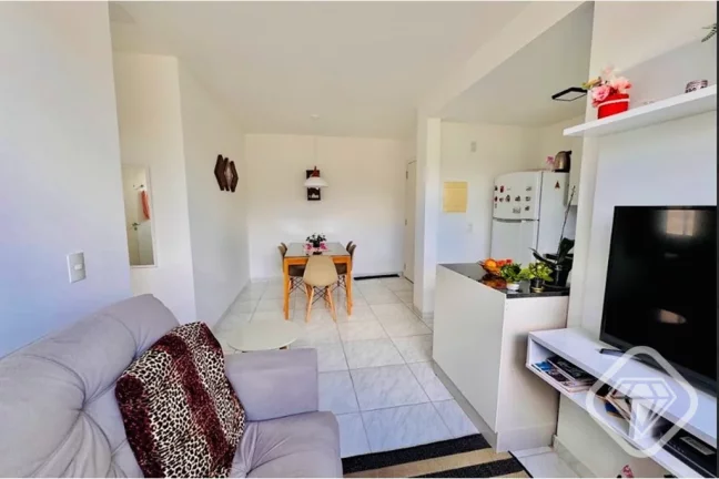 Imagem Apartamento de 2 dormitórios no 3º andar, pronto para morar

Um imóvel compacto e muito bem resol...