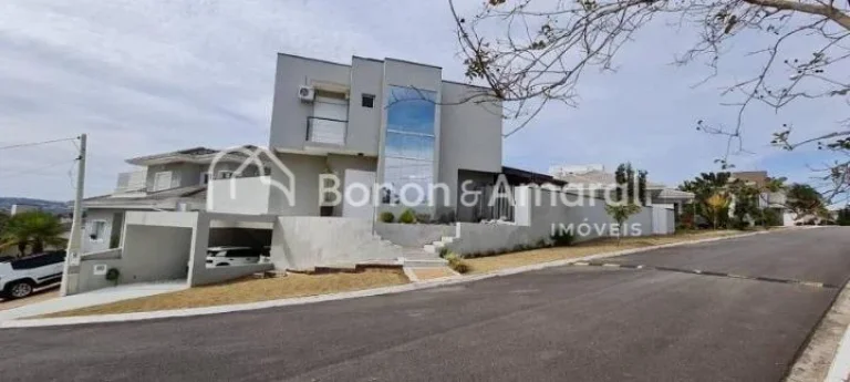 Imagem Linda casa à venda em Valinhos/SP, em condomínio fechado, com 4 quartos, piscina e ar condicionado...