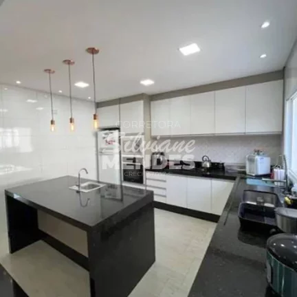 Imagem Maravilhoso Sobrado com 248 m² com 4 dorms no Cond. Jardim Portugal