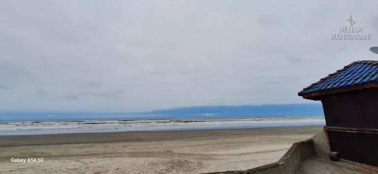 Imagem Apartamento 2 dormitórios sendo 1 suíte + lavabo frente mar em Mongaguá