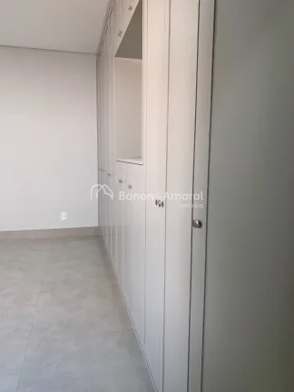 Imagem Casa térrea nova à venda com 3 quartos sendo 3 suítes, todas com armários planejados, ar condici...