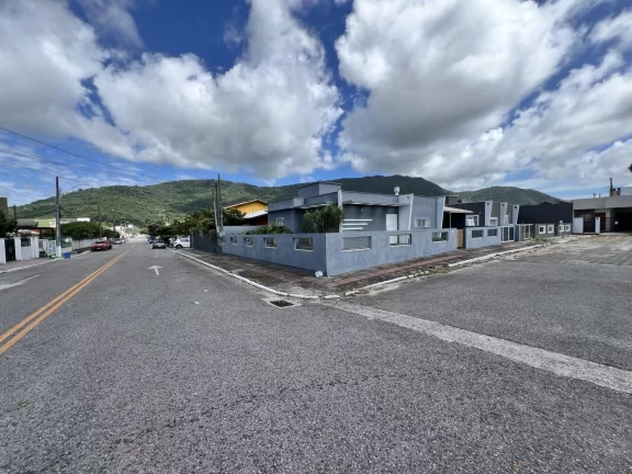 Imagem Casa para Venda em Florianópolis / SC no bairro São João do Rio Vermelho
