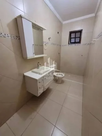 Imagem Sobrado 266m², 3 Dormitórios, sendo 1 suíte, 5 vagas, Cômodos Grande, Recém Reformada, Escritório, Churrasqueira, Na Suíssa, Ribeirão Pires